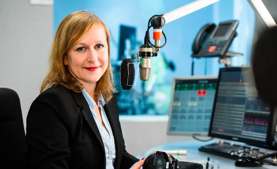 Nicoletta Cimmino macht sich als Autorin und Podcast-Produzentin selbständig. (Bild © SRF)
