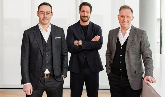Dreier-Spitze: Michel Grunder und Pablo Koerfer in der Schweiz, Roman Geiser international (v.l.; Bild zVg)