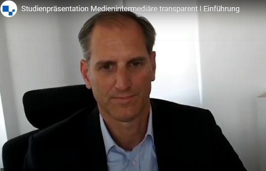 Wolfgang Kreissig, Vorsitzender der Direktorenkonferenz der Landesmedienanstalten, bei der Präsentation der Studie über Transparenz…                  (Screenshot Youtube)