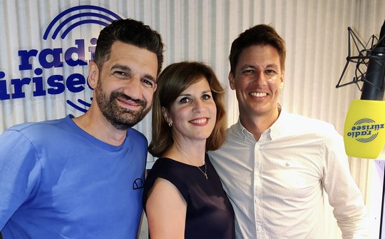 Kurzes (SRF-)Comeback im Radio-Zürisee-Studio: Andi Lüscher (l.), Cornelia Bösch und Pascal Schmitz... (Bild © Klein Report, Mark Baer)