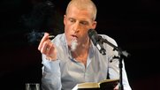 Bläst Benjamin von Stuckrad-Barre nur Rauch aus oder birgt sein nächster Roman tatsächlich eine Bombe...      (Bild: Die Tageszeitung)
