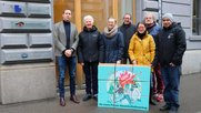 Dicke Post für den Verlegerverband: Die 1’200 Unterzeichnenden der Petition verlangen unter anderem 1’000 Franken mehr Mindestlohn. (Bild © Syndicom)