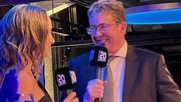  «Mais zu Hause», «Mais im Bundeshaus»: Medienminister Albert Rösti bleibt cool und war an der Geburtstagsfeier sichtlich happy...    (Bild: © Klein Report)