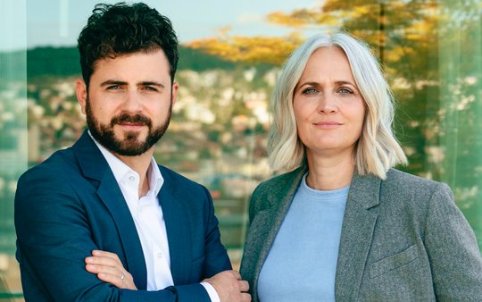 «Wir haben uns ganz bewusst als Duo beworben - gleicher Lohn, gleiches Pensum, gemeinsames Büro», sagt Mario Stäuble, neuer Co-Chefredaktor zusammen mit Priska Amstutz.