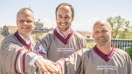 Frank Schlottmann von der msg Group, FDP-Nationarat Christian Wasserfallen, und der designierte Head Coach Remo Tschanz (v.l., Bild: zVg)