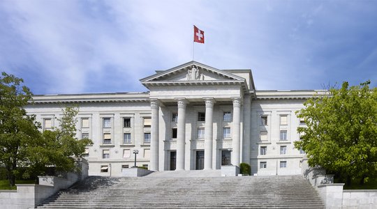 Aus Sicht des Bundesgerichts in Lausanne liege bei diesem Fall unter anderem ein Eingriff in die Pressefreiheit vor... (Bild: © Bundesgericht)