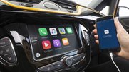 Hörbar ist die Zeitung über die Schnittstellen Apple CarPlay und Android Auto... (Bild: FAZ)