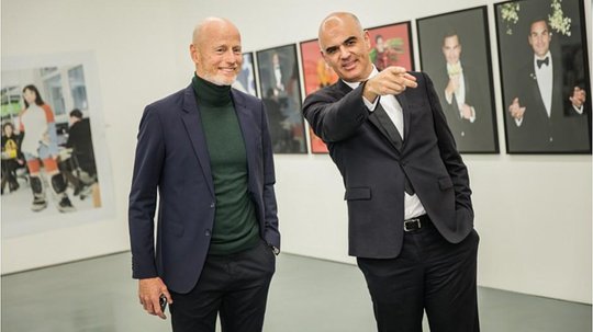 Bundesrat Alain Berset und Marc Walder bei der Präsentation des neuen Magazins «Interview by Ringier»…             (Bild: Blick)