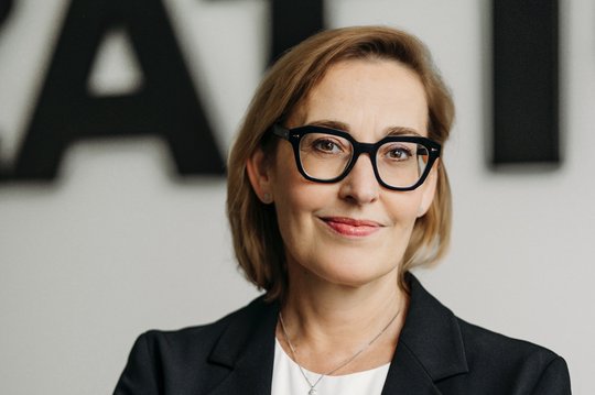 Roger Elsener hat beim zweiten Anlauf den Sprung zu SRF geschafft: Tina Rodriguez übernimmt...   (Bild: zVg)