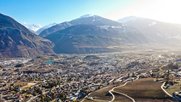 Siders oder Sierre ist die viertgrösste Stadt im Kanton Wallis. Die Stadt zählt  fast 17'000 Einheimische und ist Ausgangspunkt für viele touristische Ziele...             (zVg)