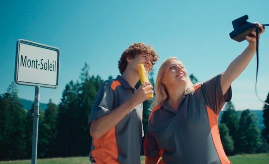 Die neue Migros-Kampagne verbindet die Namen von Gemeinden mit einzelnen Produkten aus dem Sortiment... (Bild: Screenshot Klein Report)