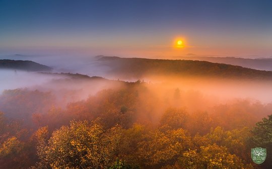 Ist der Nebel mal gespalten, wird sich wohl Klarsicht auf das Sünneli ergeben...