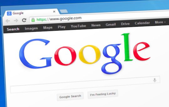 Beinhart beim Leistungsschutzrecht, betont grosszügig beim Medien-Sponsoring: Mit seiner Charmoffensive versucht Google das zerrüttete Verhältnis zu den Verlagen zu kitten.