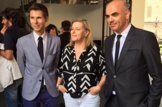 Ruth Waldburger beim Netzwerken für die Filmförderung an einem «Dîner Politique» in Locarno, unter anderen mit Alain Berset (r.)…         (Bild: Klein Report)