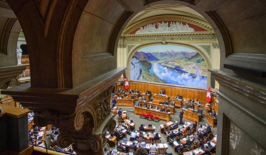 Innert 24 Stunden müssen Cyber-Angriffe auf kritische Infrastrukturen künftig gemeldet werden. (Bild © parlament.ch)