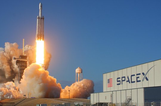 Krieg am Sternenhimmel zwischen Elon Musk und Steff Bezos...