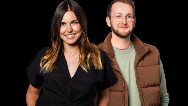 Auch die «Hitparade»-Hosts Stephanie Brändle und Vincenz Suter müssen sparen... (Bild: zVg / © SRF)