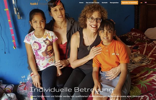 Bereitet neue Fundraising-Runde in Zürich vor: Astrid von Reding (2. von r.) in der Schule «Taki mundo»...   (Bild: zVg)