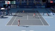Absurde Regeln: Weil das Finalspiel im Doppel am Morgen stattfand, verzichtete das SRF auf Untertitel... (Bild: © Screenshot SRF)
