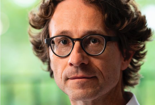 Peter Lauener räumt Ende August seinen Schreibtisch...    (Bild zVg, © EDI)