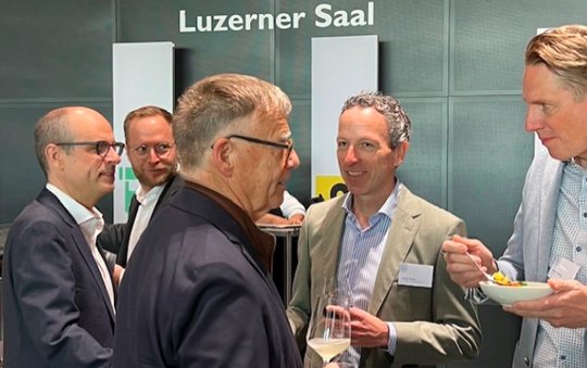 Die Wanner-Gang: Nicola Bomio, Michael Wanner, Peter Wanner, Patrik Müller und Oliver Steffen (v.l.; Bild: ©Klein Report)