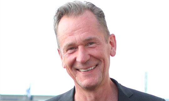 Trumps öffentlicher Schulterklaps ist alles andere als das, was Mathias Döpfner auf dem US-Markt zurzeit gebrauchen kann...      (Bild: Wikipedia)