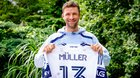 Der ehemalige Stammspieler des FC Bayern München mit seinem neuen Leibchen der Vancouver Whitecaps... (Bild: zVg)