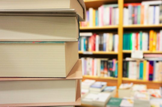 «Viele kennen niemandem aus dem Journalismus persönlich, Millionen Menschen lesen aber Bücher. Da entsteht ein Kopfkino», sagt Medienprofessor Frank Überall.