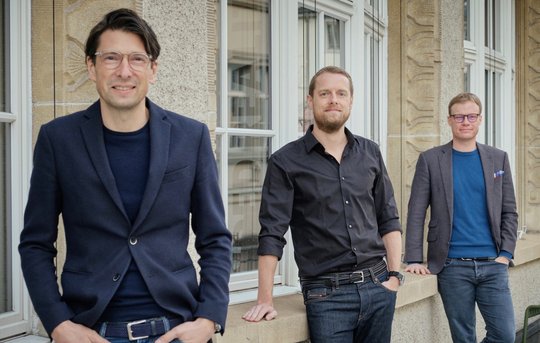 Hartmut Heinrich (Fjord), Wim Roelfs (SinnerSchrader Swipe) und Benjamin Tück von Accenture Interactive (v.l.)...