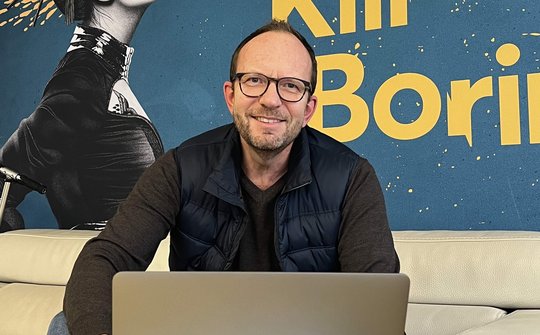 Kiess ist seit 2012 CEO von TBWA Schweiz: «Aktuell spürt man im Wandel noch nicht allzu viele Chancen. Es fühlt sich eher nach Schützengrabenstimmung an. Und genau dem müssen wir entgegentreten...»      (Bild zVg/TBWA)
