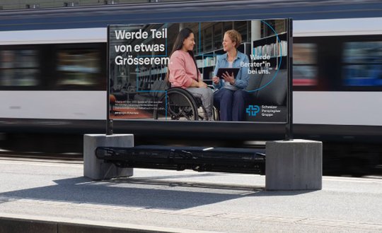 Die Kampagne rückt Menschen ins Zentrum, die bei der Schweizer Paraplegiker-Gruppe arbeiten... (Bild: zVg)