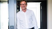2021 konnte er noch gut lachen: Dieter Berninghaus... (Bild: Wikipedia/Stephan Pick/Signa Retail)