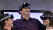Microsoft-Manager führen HoloLens vor