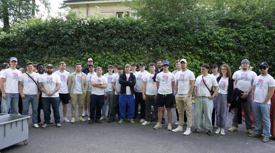 ...Und dem ganzen Verteil-Team der «20 Minuten»-Sonderbeilagen in Basel...  (Bild: 20 Minunten/zVg)