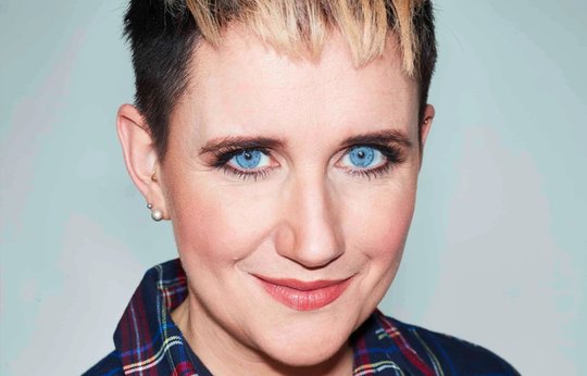 Steffi Buchli ist beliebt, kollegial, engagiert, empathisch und packt an, ohne es an die grosse Glocke zu hängen. (Bild © seffibuchli.ch)