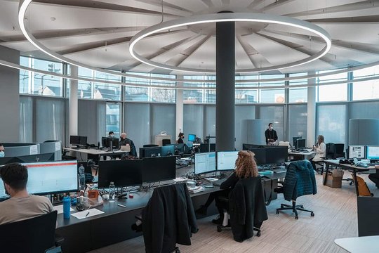 Der neue Newsroom in Zürich Oerlikon...      (Bild: CH Media)