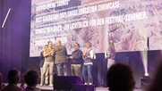Die Gewinner der Corona-Trophäe an den Xaver-Awards in der Halle 550 in Zürich Oerlikon. (Bild zVg)