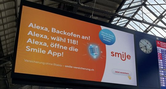 Fragen oder Anliegen schnell über die Smile-App klären, ohne auf E-Mail oder Telefon setzen zu müssen...     (Bild Pam Advertising)