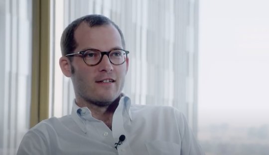 Der Chefredaktor der «Bild»-Zeitung und Sprecher der «Bild»-Geschäftsführung, Julian Reichelt, weist alle Vorwürfe zurück... (Bild © YouTube)