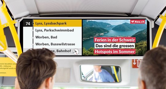 Screens in den Postautos, die zu passengertv gehören und von der Redaktion nau.ch bespielt werden... (Bild © Livesystems)