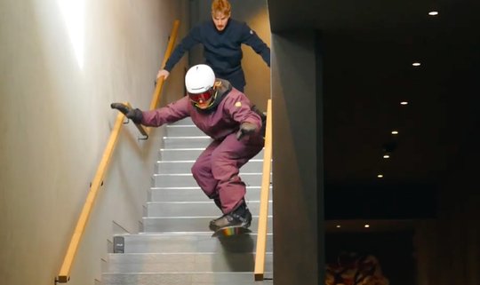 Ein virales Video von 2024 wurde in Rossignol-Ausrüstung neu inszeniert... (Bild: Screenshot Klein Report)