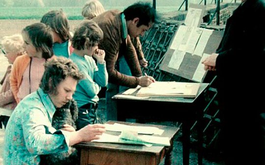 Demokratie at work: Über die Sinnhaftigkeit von Unterschriftensammlungen... (Symbolbild: Wikipedia)