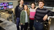 Der 44-jährige Arthur Honegger (links) will News für Jugendliche machen... (Bild: zVg)