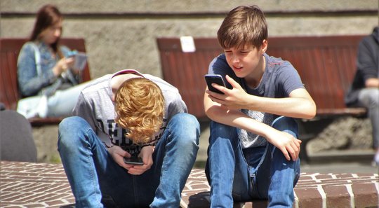 Apple will mit einer Software gegen Kinderpornografie vorgehen. Journalistenverbände protestieren und sprechen von einem «Verstoss gegen die Pressefreiheit»... (Bild: Pixabay)
