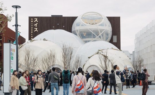 Das Thurgauer Unternehmen Nüssli hat die Länderpavillons der Schweiz, Österreichs, Usbekistans, Brasiliens und Kuwaits realisiert...   (Bild: zVg/van der Ben Marike)