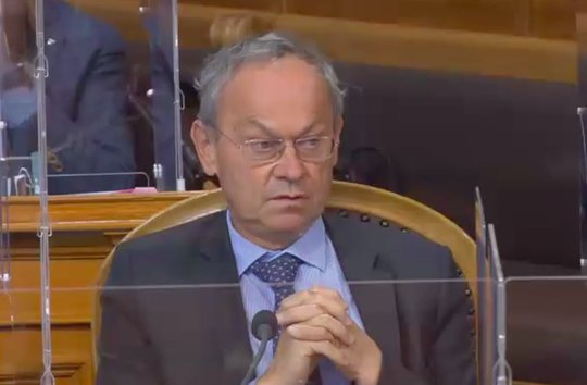 «Riesige Debatte, die Presse, riesige Debatte»: FDP-Ständerat Olivier Français sieht die Pressefreiheit in Gefahr. (Bild © parlament.ch)