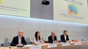 Papiertieger oder griffiges Instrument? Vertreter von Bakom und Medien präsentieren das Massnahmenpaket am Mittwoch vor den Medien. (Bild Twitter)