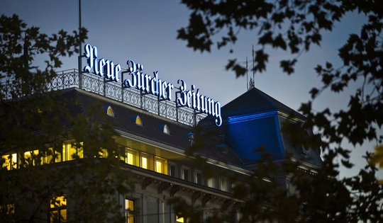 «Zur Sicherung der Medienvielfalt gerade auch in den Regionen erachten wir das Paket als wichtig», lässt das NZZ-Medienhaus verlauten... (Bild: © NZZ)