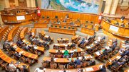 Hauchdünne Mehrheit: 13 von 25 Kommissionsmitglieder stellten sich hinter ihre eigene parlamentarische Initiative. (Bild © parlament.ch)