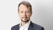 SRG-Generaldirektor Gilles Marchand läutet martialisch den Kampf gegen die «200 Franken sind genug»-Initiative ein...      (Bild: SRG)